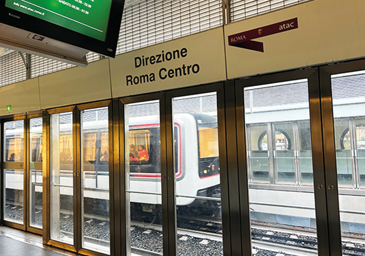 un vagone della linea C