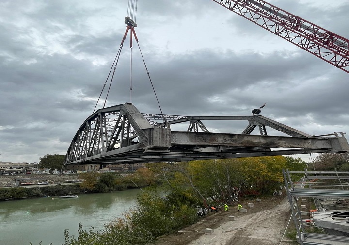 I lavori sul Ponte dell'Industria