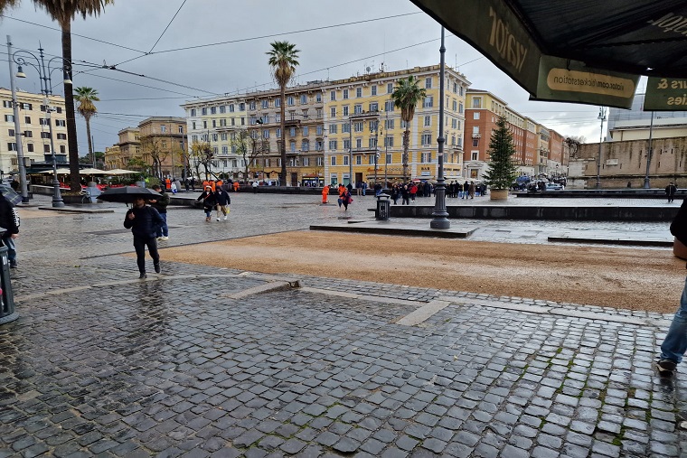 Piazza Risorgimento il 20 dicembre