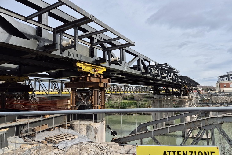 I lavori in corso sul Ponte di Ferro