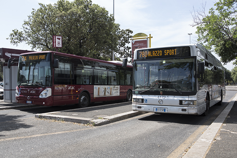 Un autobus della linea 780