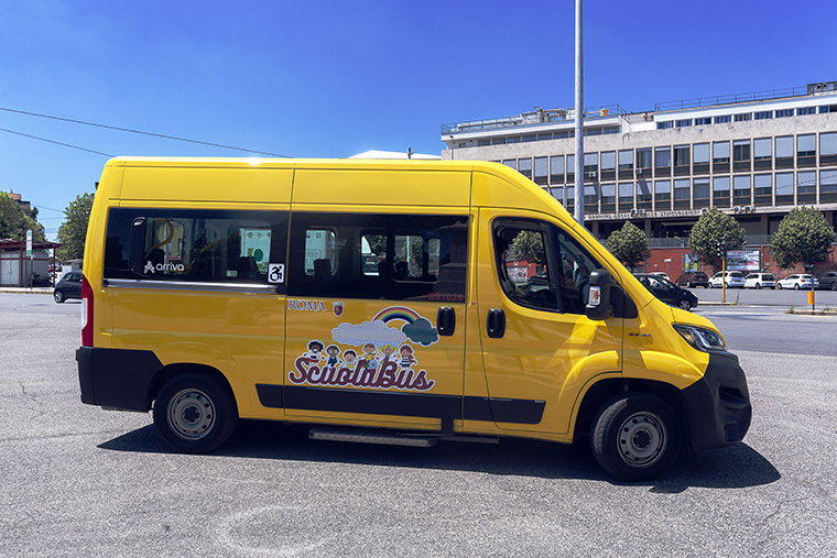 Scuolabus per trasporto scolastico