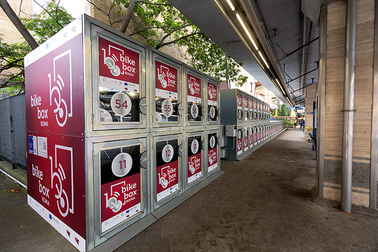 Bike locker alla stazione Magliana