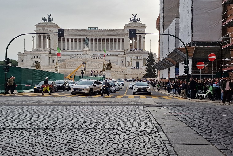 Piazza Venezia con la nuova viabilità dal 16 novembre 2025