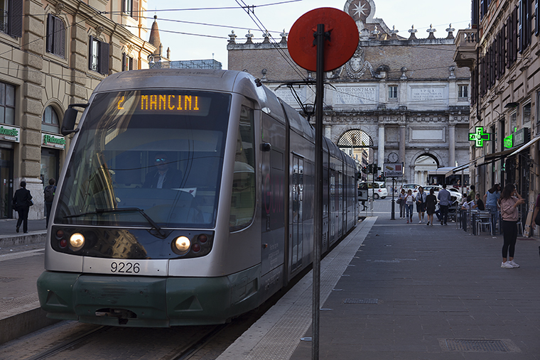 Un tram della linea 2