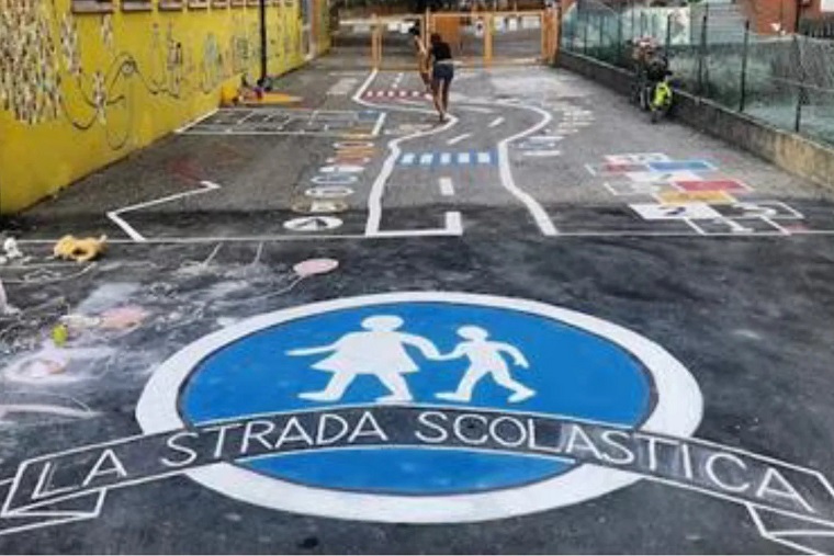 Una strada scolastica