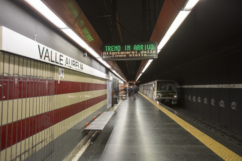 Un treno della metro A a Valle Aurelia