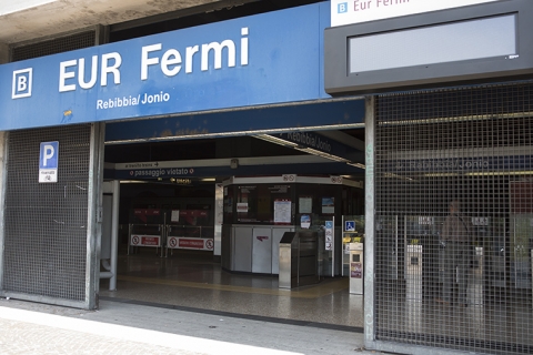 Stazione metro B Eur Fermi
