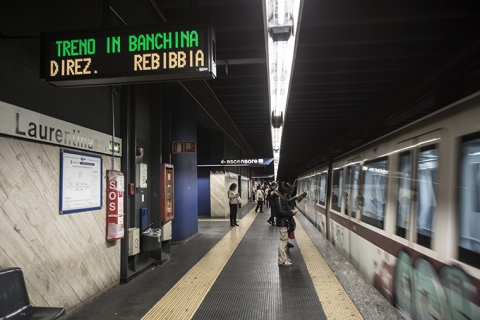 La stazione metro B di Laurentina