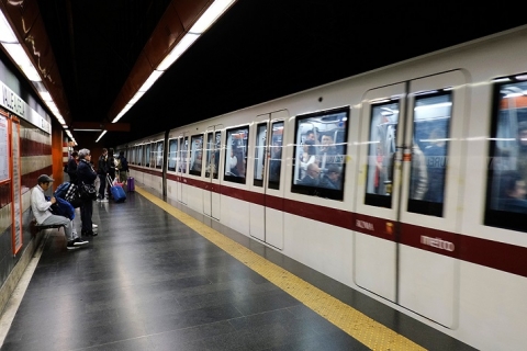 Un treno della metro A