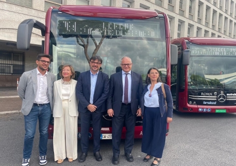 Uno dei nuovi bus elettrici gestiti da Troiani