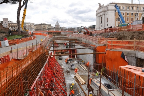 Il cantiere a piazza Pia