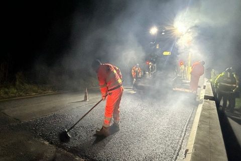 I lavori notturni a via della Stazione di Cesano