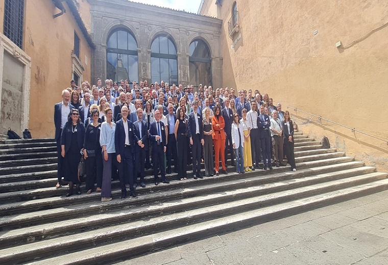 Lo spazio urbano, primo protagonista del trasporto pubblico 3 POLIS 3 14 15 maggio 25