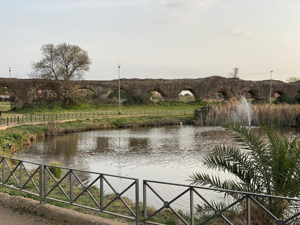 Percorso ciclopedonale educativo al Parco di Tor Tre Teste: muoversi sostenibile e scoprire il territorio. 2 laghetto e acquedotto