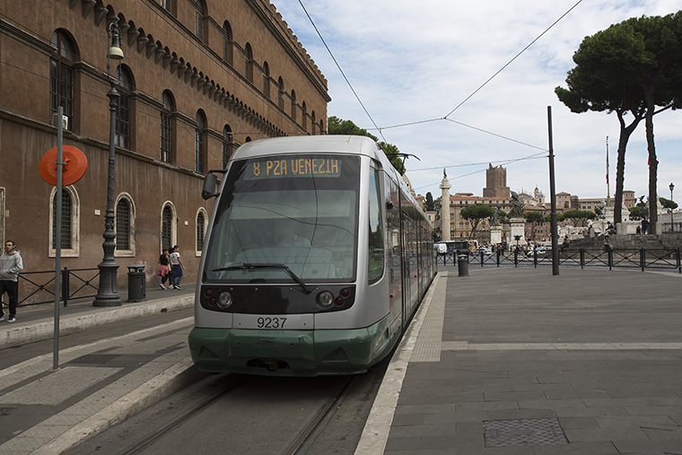 Linea Tram 8 K9A8394