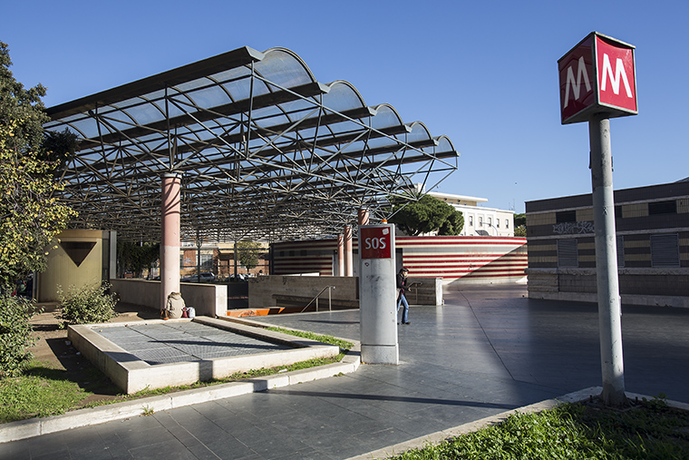 Stazione Metro A Cipro K9A2912